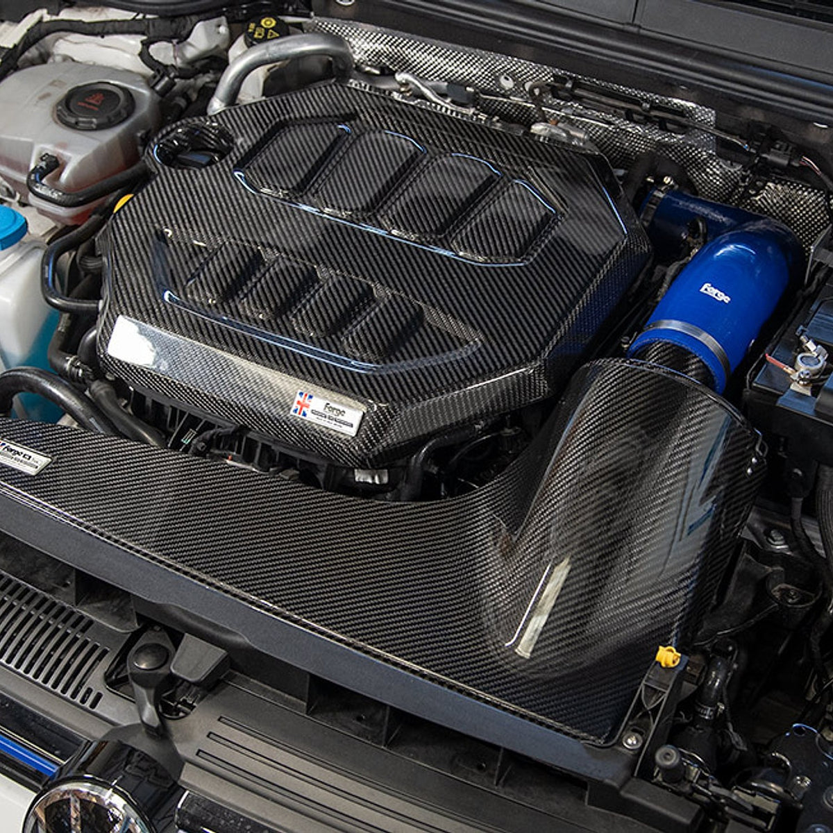 Forge carbon engine cover installed
